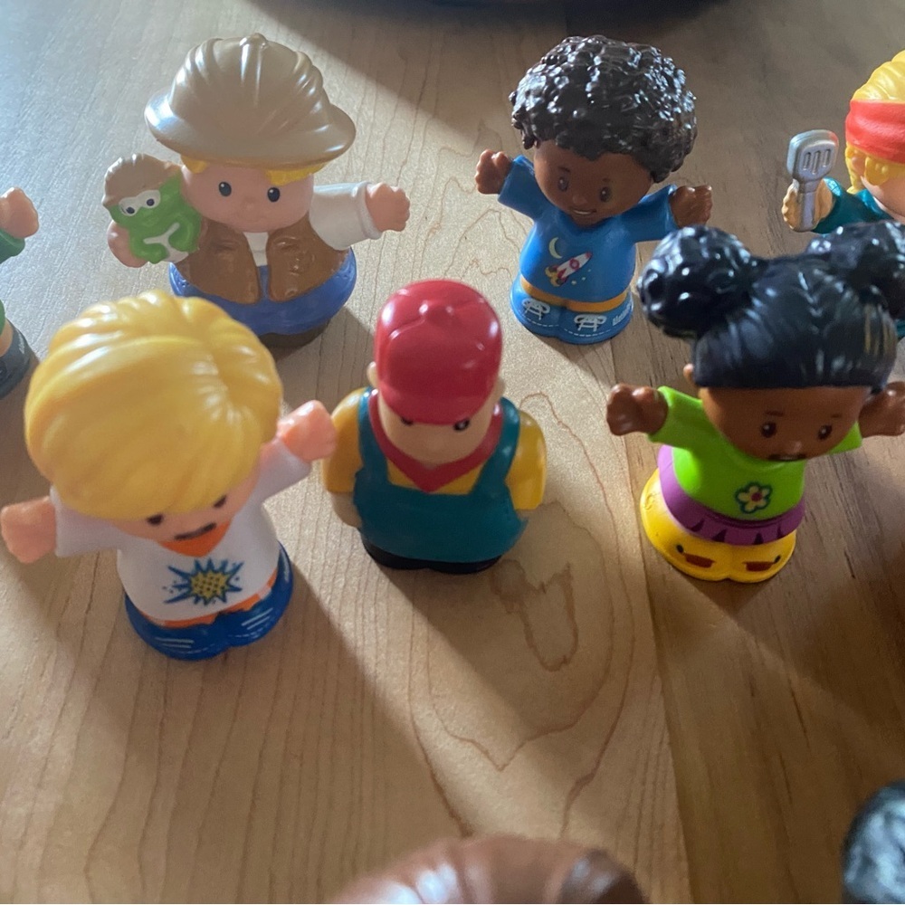 Fisher-Price Little People 17 Piece Assorted Figures Character Kids Toy Play Set - Picture 7 of 12